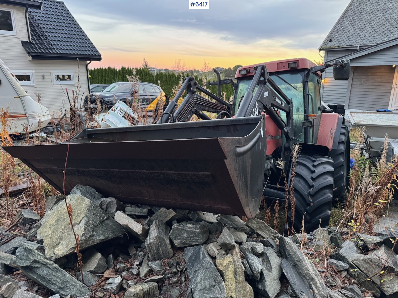 1999 Case IH Maxxum MX 100C w/ front loader, bucket and blade. Repair object. - Traktor: bilde 5 1999 Case IH Maxxum MX 100C w/ front loader, bucket and blade. Repair object. - Traktor: bilde 5