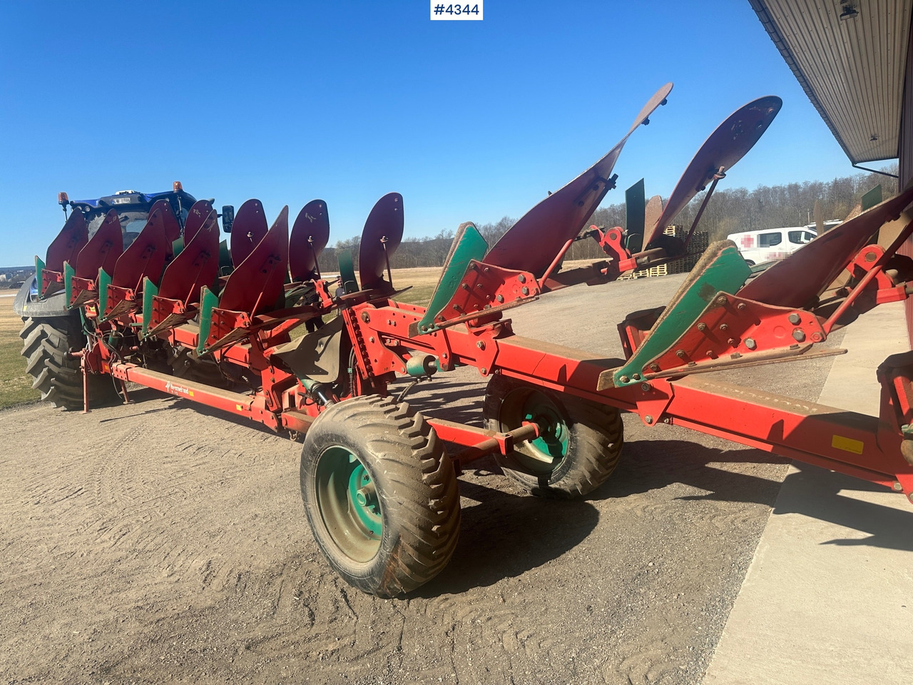 2000 Kverneland PL 100 8 skjærs vendeplog - Jordforbedring maskin: bilde 3 2000 Kverneland PL 100 8 skjærs vendeplog - Jordforbedring maskin: bilde 3