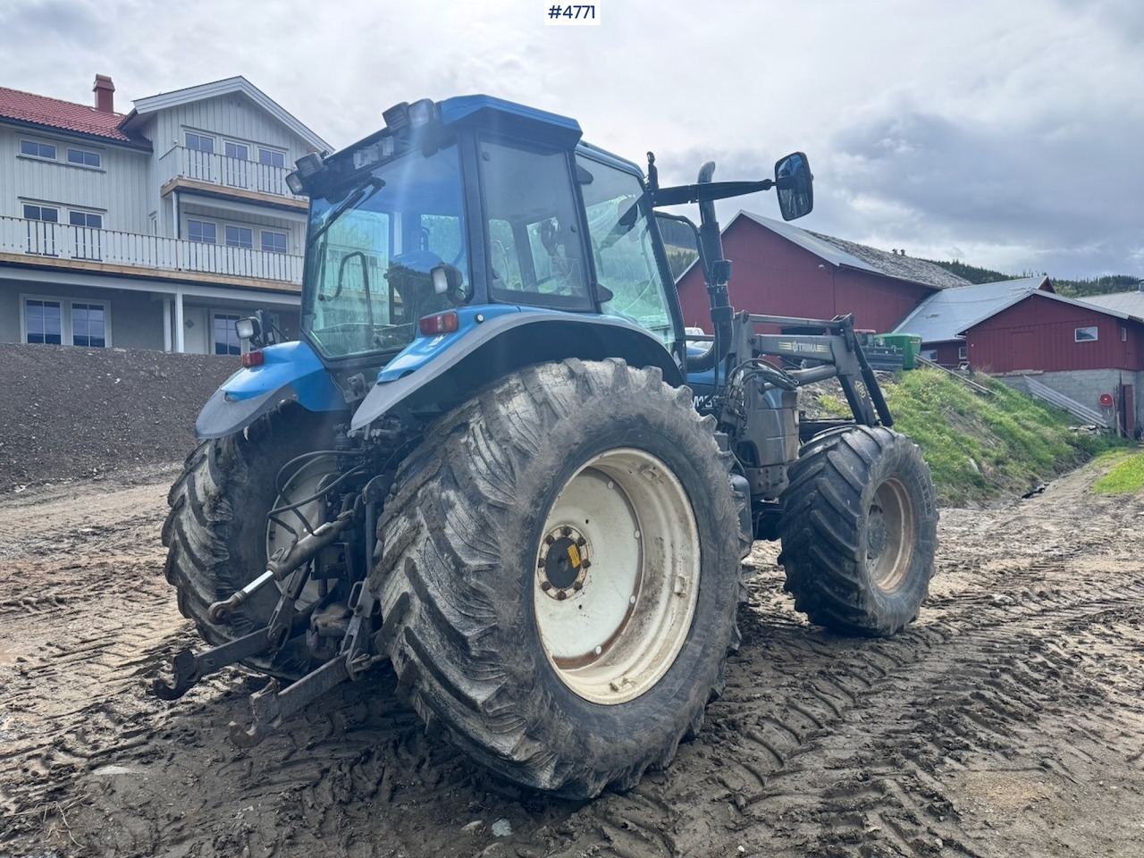 2000 New Holland TM135 4x4 w/ Front loader - Traktor: bilde 3 2000 New Holland TM135 4x4 w/ Front loader - Traktor: bilde 3