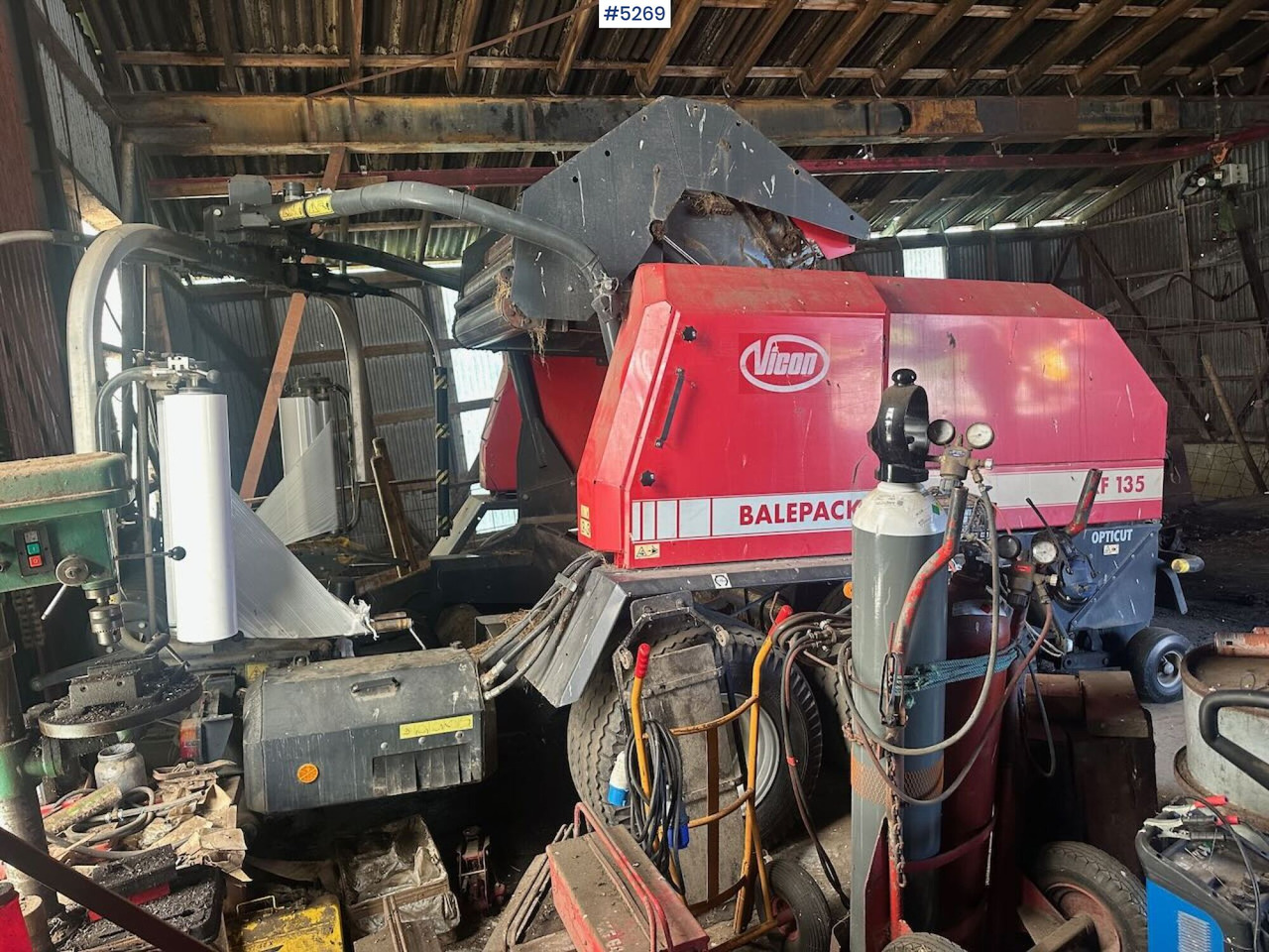 2003 Vicon RF 135 opticut round baler. - Grasutstyr: bilde 4 2003 Vicon RF 135 opticut round baler. - Grasutstyr: bilde 4