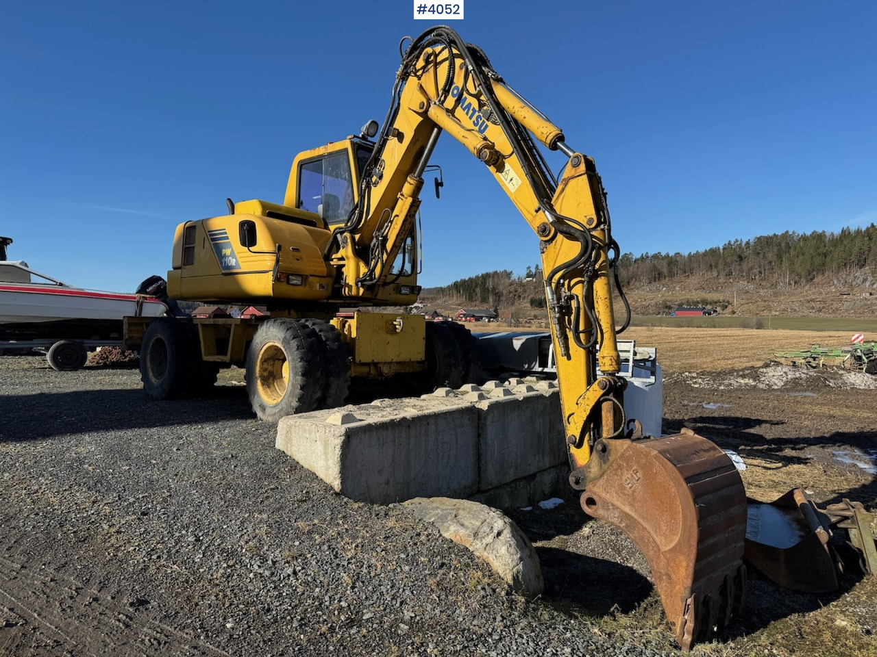 2004 Komatsu PW 110R - Gravemaskin: bilde 1 2004 Komatsu PW 110R - Gravemaskin: bilde 1