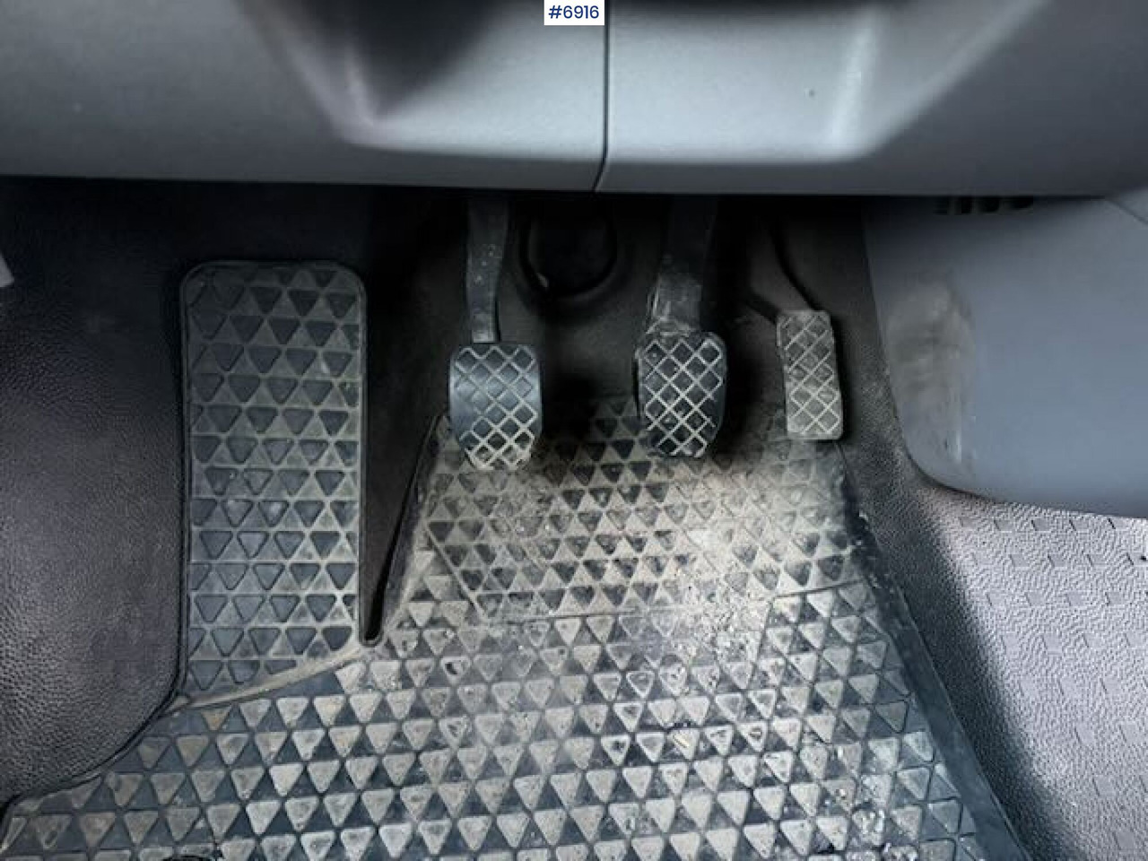 Kassebil 2005 Volkswagen Transporter 4x4. Rep.object.: bilde 15 Kassebil 2005 Volkswagen Transporter 4x4. Rep.object.: bilde 15