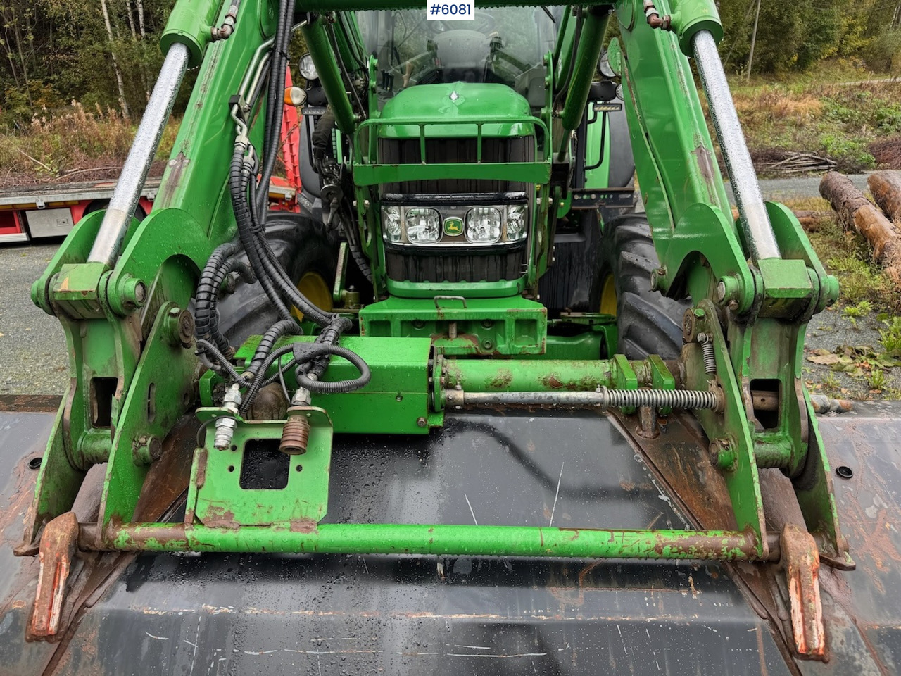 2007 John Deere 6430 Premium w/ front loader and bucket. - Traktor: bilde 5 2007 John Deere 6430 Premium w/ front loader and bucket. - Traktor: bilde 5