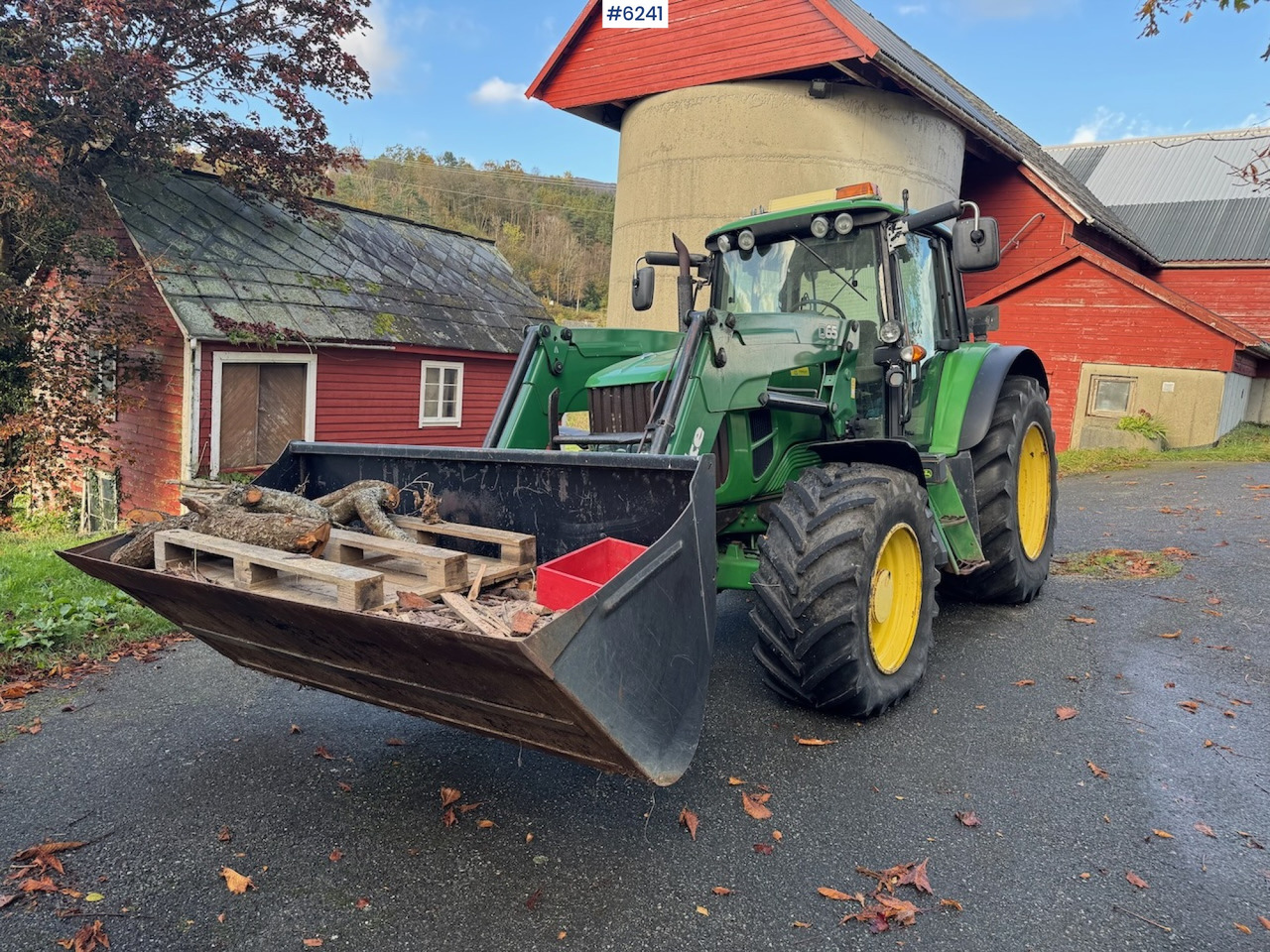 2007 John Deere 6530 w/ AutoPower and front loader. - Traktor: bilde 2 2007 John Deere 6530 w/ AutoPower and front loader. - Traktor: bilde 2