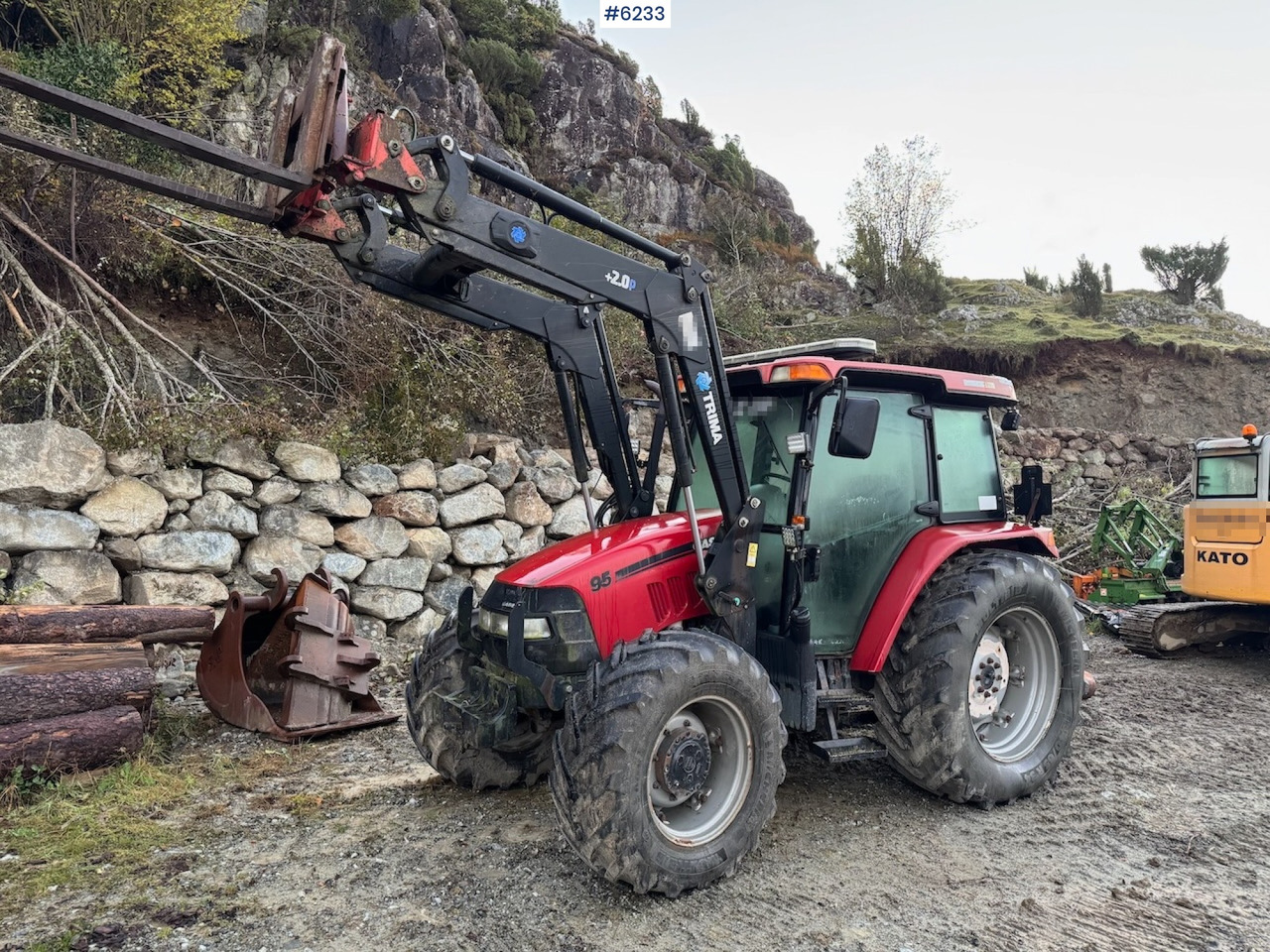 2010 Case IH JXU 95 w/ front loader. - Traktor: bilde 1 2010 Case IH JXU 95 w/ front loader. - Traktor: bilde 1