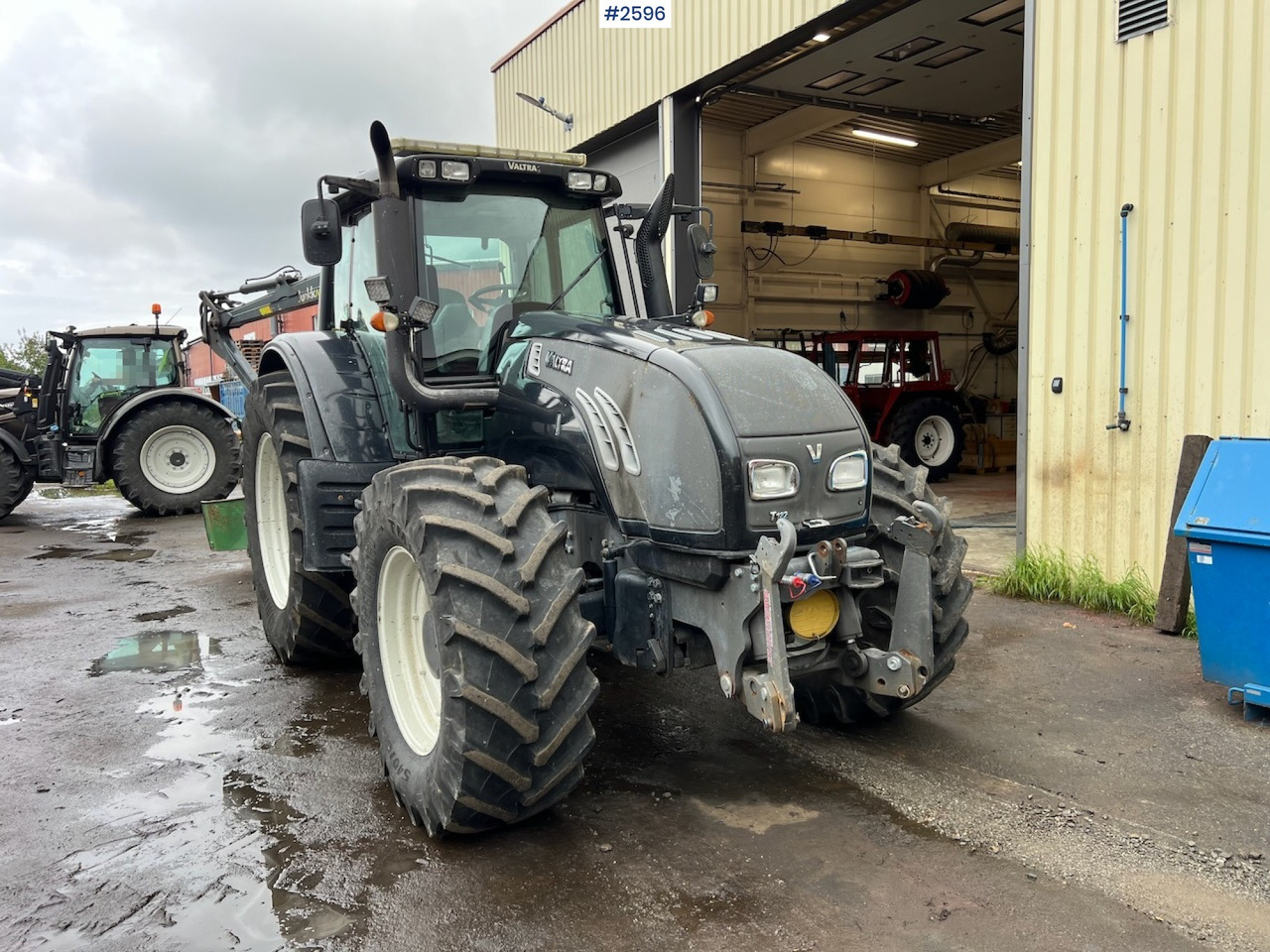 2010 Valtra T182 Versu Tractor w/ 2015 NHS 300E Chipper and 2015 Junkkari P4169 Crane - Traktor: bilde 3 2010 Valtra T182 Versu Tractor w/ 2015 NHS 300E Chipper and 2015 Junkkari P4169 Crane - Traktor: bilde 3
