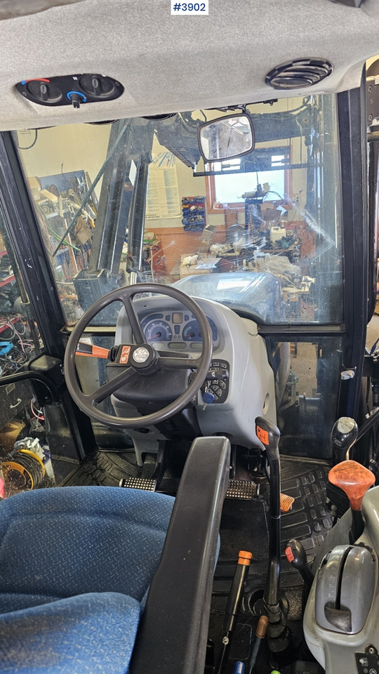 Traktor 2011 New Holland T5070 4x4 m/ frontlaster: bilde 46