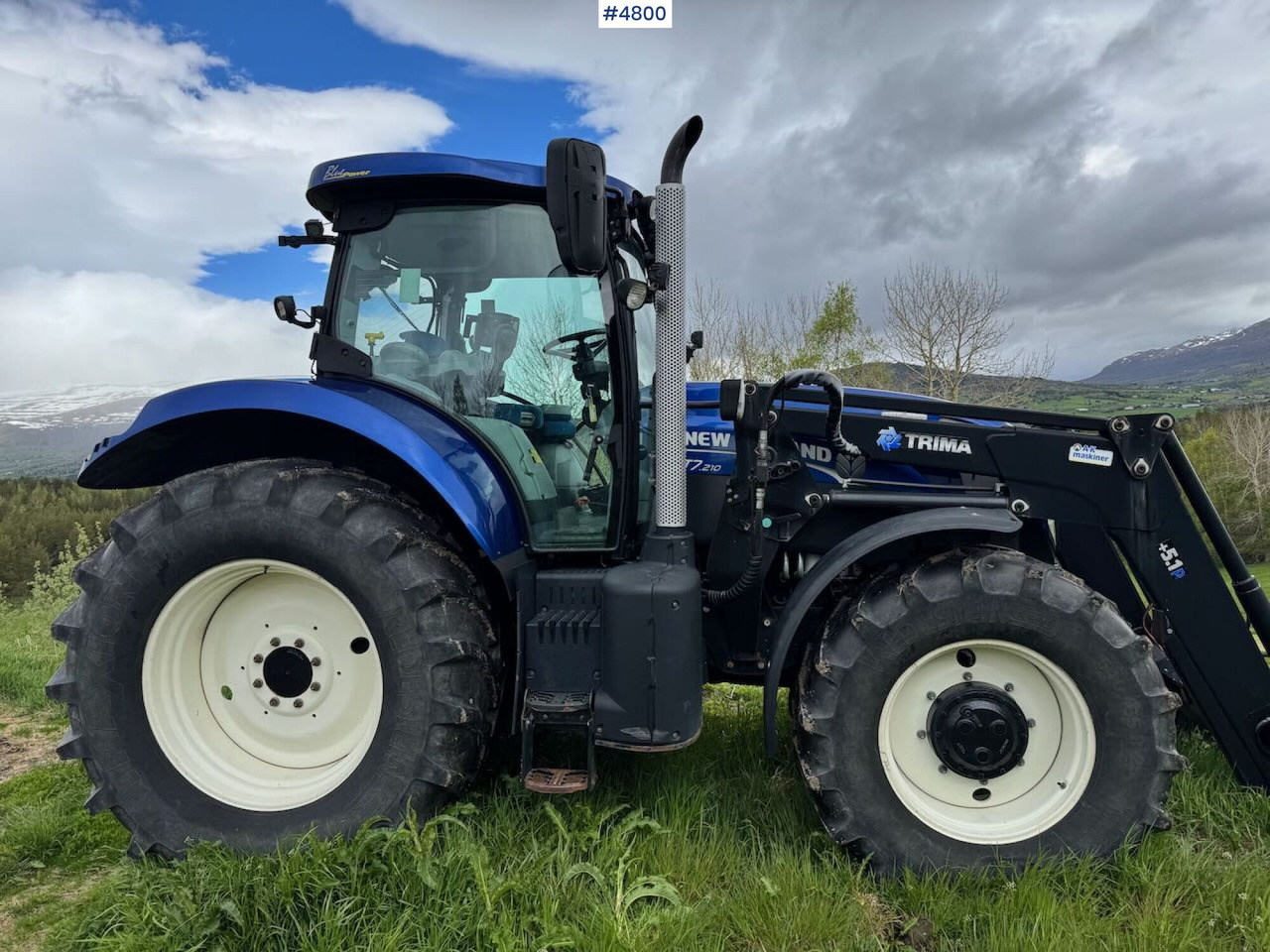 2013 New Holland T7.210 AC Blue Power m/ Frontlaster - Traktor: bilde 2 2013 New Holland T7.210 AC Blue Power m/ Frontlaster - Traktor: bilde 2