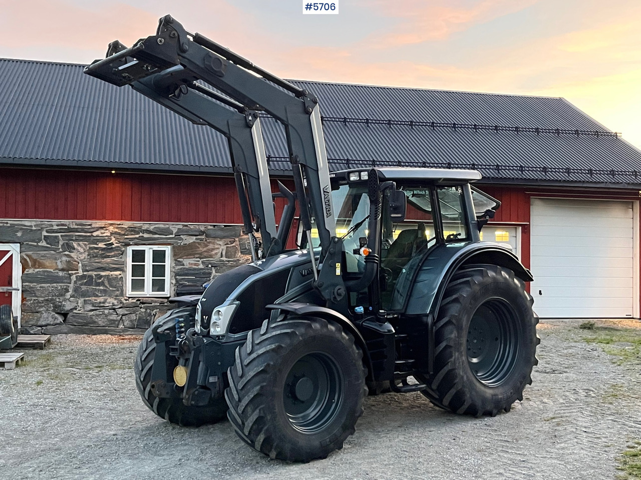 2014 Valtra N143 Direct, well equipped! - Traktor: bilde 1 2014 Valtra N143 Direct, well equipped! - Traktor: bilde 1