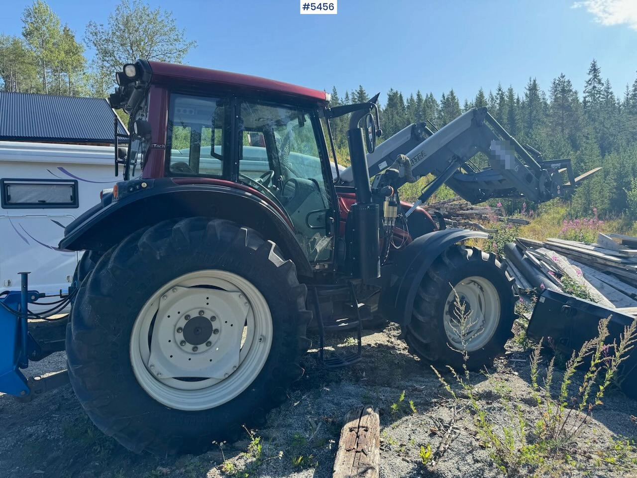 2015 Valtra N123 w/ front loader - Traktor: bilde 3 2015 Valtra N123 w/ front loader - Traktor: bilde 3