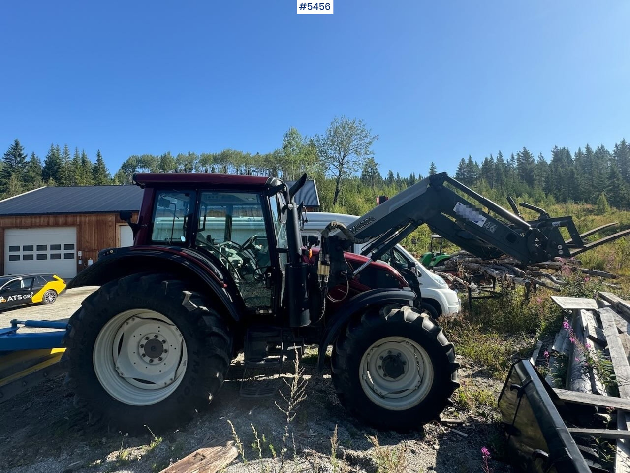 2015 Valtra N123 w/ front loader - Traktor: bilde 1 2015 Valtra N123 w/ front loader - Traktor: bilde 1
