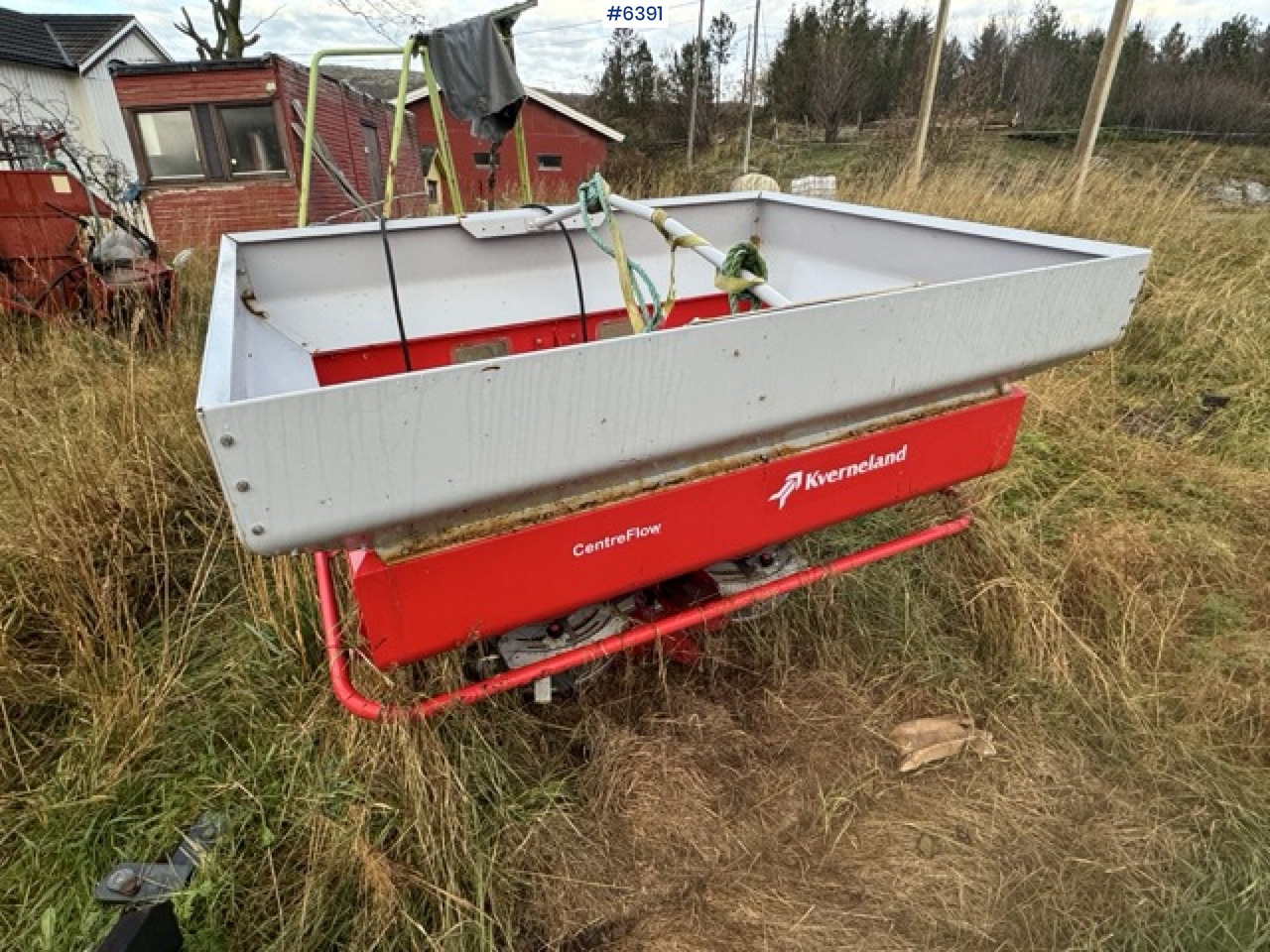 2016 Kverneland fertilizer spreader. Repair object. - Gjødselspreder: bilde 1 2016 Kverneland fertilizer spreader. Repair object. - Gjødselspreder: bilde 1