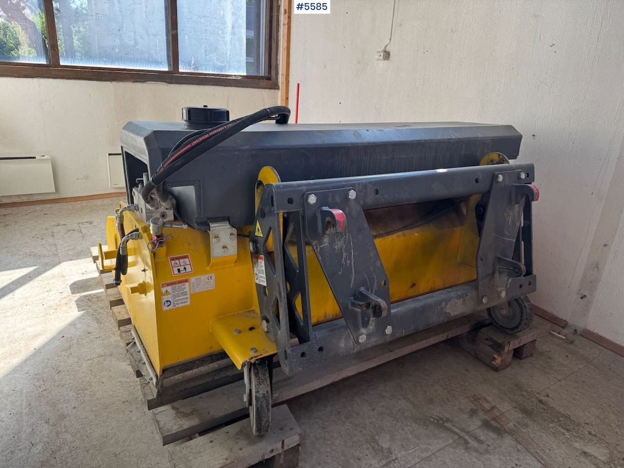 2019 Vama EHK A 2000 sweeper with collector - Kostemaskin: bilde 2 2019 Vama EHK A 2000 sweeper with collector - Kostemaskin: bilde 2