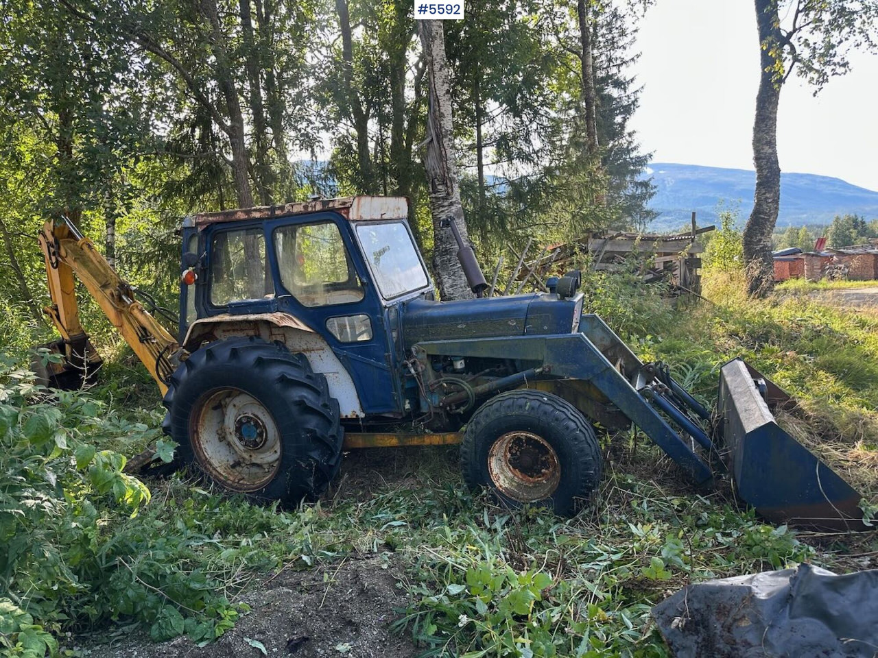 Circa 1974 Ford 4000 tractor w/ front loader and excavator. REP.OBJECT - Traktor: bilde 2 Circa 1974 Ford 4000 tractor w/ front loader and excavator. REP.OBJECT - Traktor: bilde 2