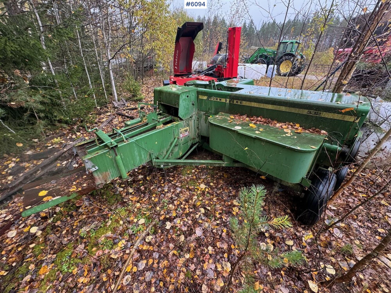 John Deere 332 - Grasutstyr: bilde 1 John Deere 332 - Grasutstyr: bilde 1