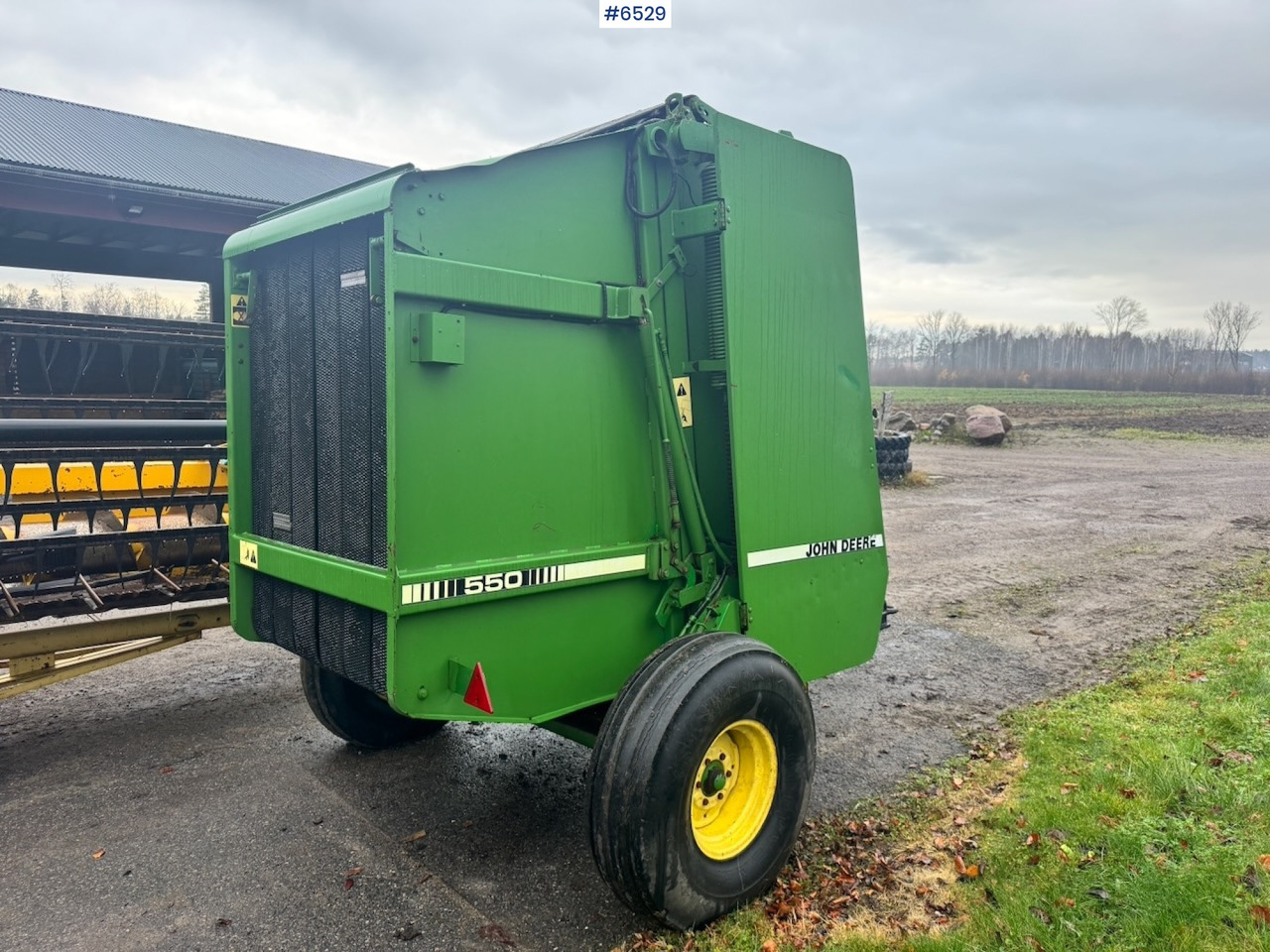 John Deere 550 Rundballepresse m/ Styreboks. - Grasutstyr: bilde 2 John Deere 550 Rundballepresse m/ Styreboks. - Grasutstyr: bilde 2