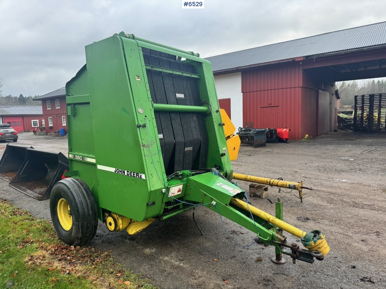 John Deere 550 Rundballepresse m/ Styreboks. - Grasutstyr: bilde 1 John Deere 550 Rundballepresse m/ Styreboks. - Grasutstyr: bilde 1