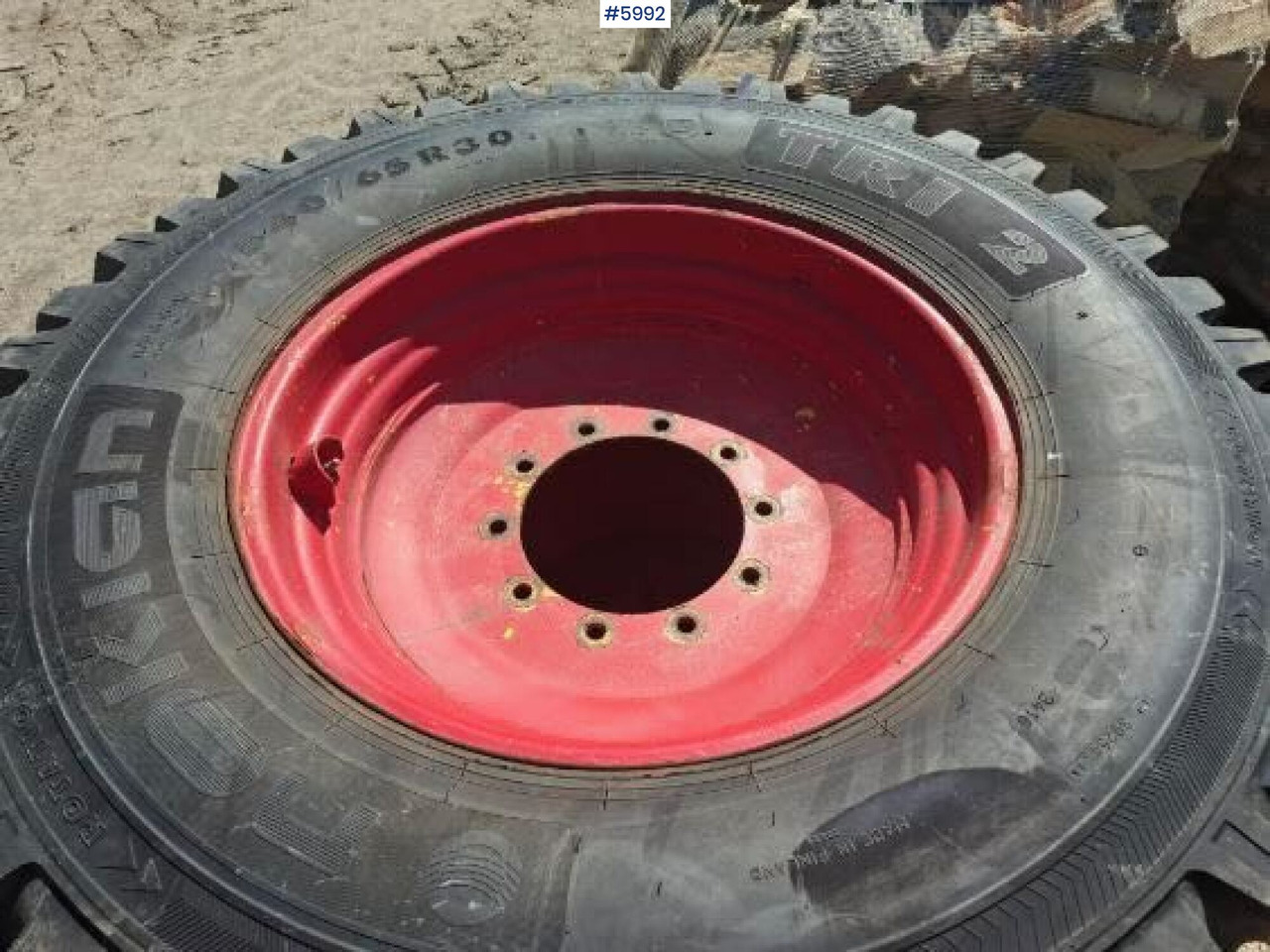 Nokian TRI2 2stk dekk på felg 540/65R30 - Komplett hjul: bilde 1 Nokian TRI2 2stk dekk på felg 540/65R30 - Komplett hjul: bilde 1