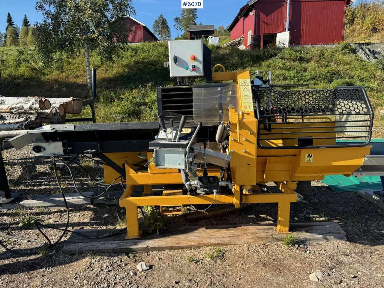 2010 Kisaved Kubik firewood processor with log table and conveyor belt. - Skogsmaskin: bilde 2 2010 Kisaved Kubik firewood processor with log table and conveyor belt. - Skogsmaskin: bilde 2