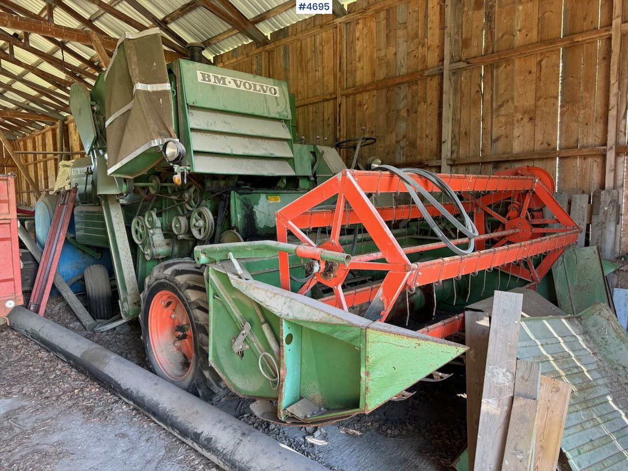 Volvo Aktiv 800 Combine harvester - Skurtresker: bilde 1 Volvo Aktiv 800 Combine harvester - Skurtresker: bilde 1