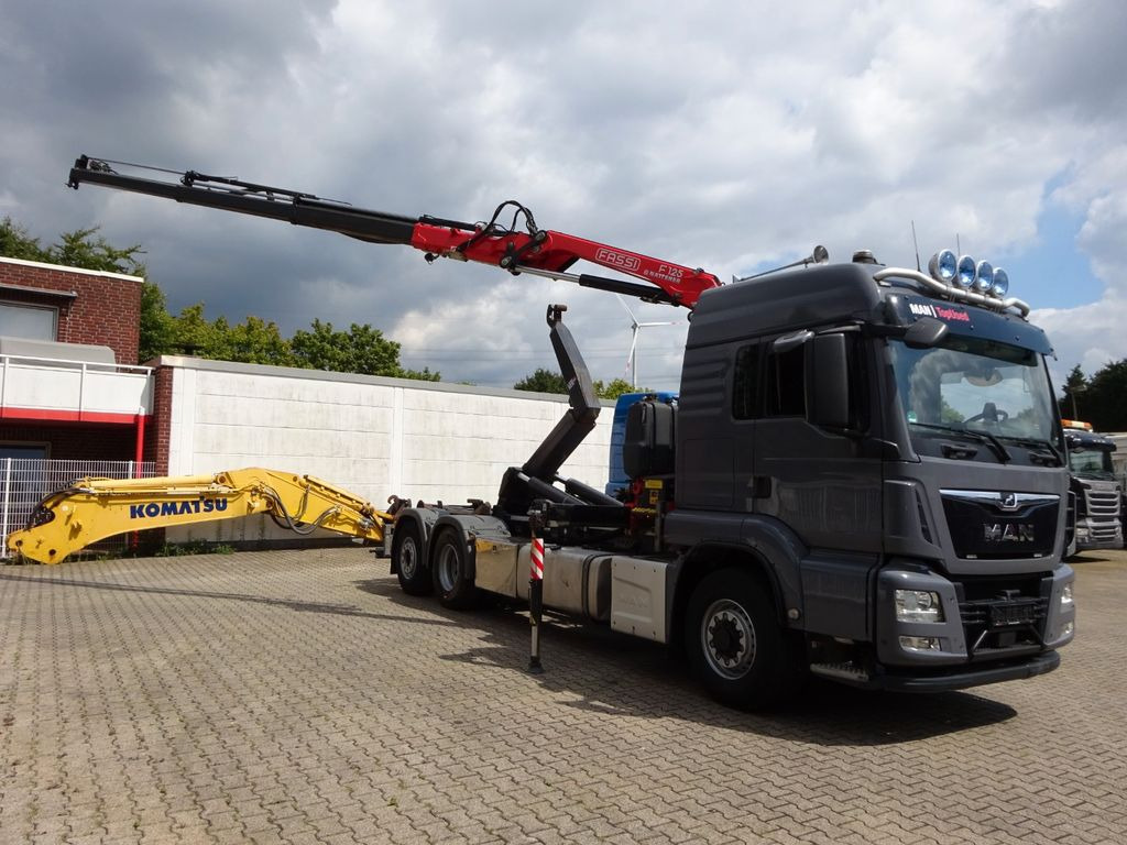 MAN 26.500 Abroller + Fassi F125A Kran 6x2-4 Allrad MAN 26.500 Abroller + Fassi F125A Kran 6x2-4 Allrad - Krokbil, Kranbil: bilde 3 MAN 26.500 Abroller + Fassi F125A Kran 6x2-4 Allrad MAN 26.500 Abroller + Fassi F125A Kran 6x2-4 Allrad - Krokbil, Kranbil: bilde 3
