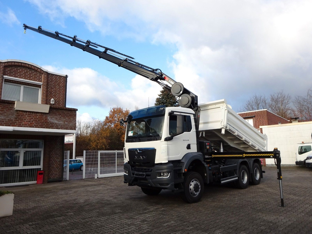 MAN 33.430 6x6 3-SEITENKIPPER KRAN HIAB 228- 6HYDRO - Tippbil, Kranbil: bilde 2 MAN 33.430 6x6 3-SEITENKIPPER KRAN HIAB 228- 6HYDRO - Tippbil, Kranbil: bilde 2