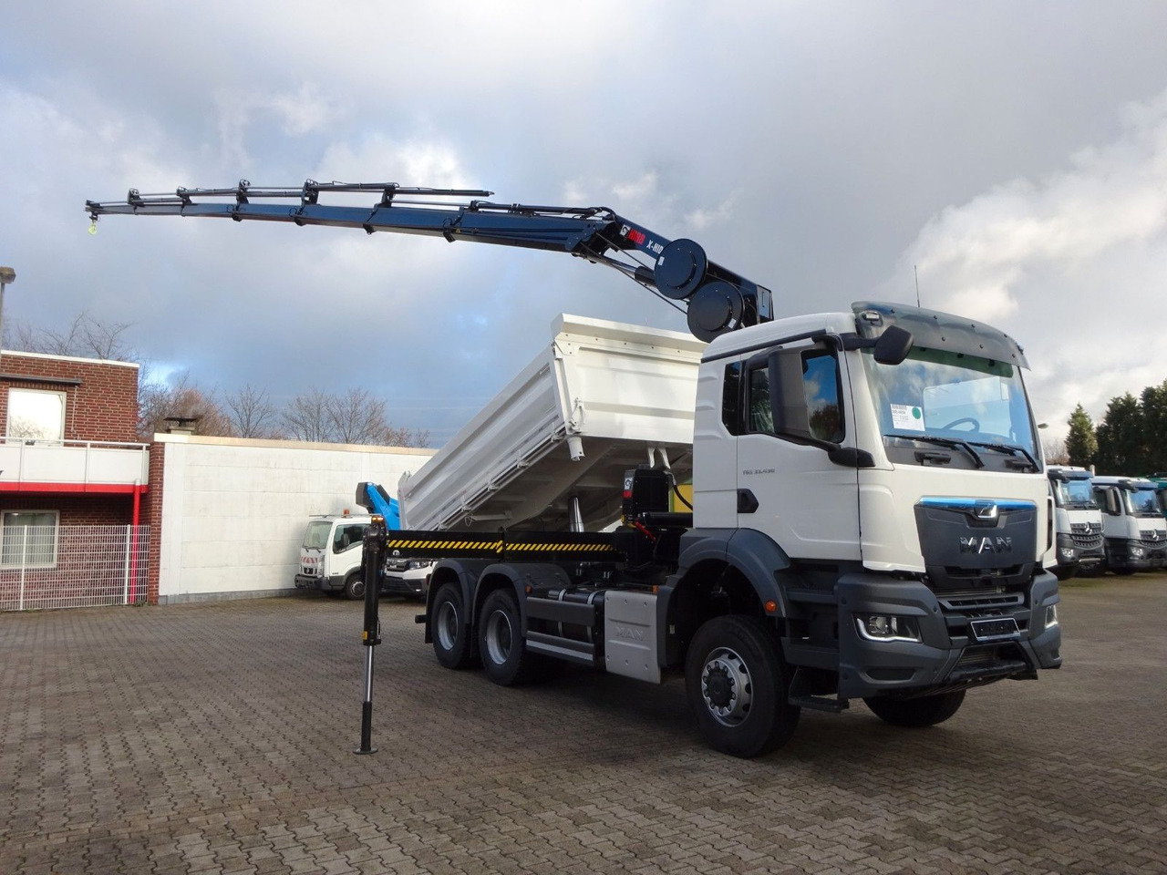 MAN 33.430 6x6 3-SEITENKIPPER KRAN HIAB 228- 6HYDRO - Tippbil, Kranbil: bilde 1 MAN 33.430 6x6 3-SEITENKIPPER KRAN HIAB 228- 6HYDRO - Tippbil, Kranbil: bilde 1