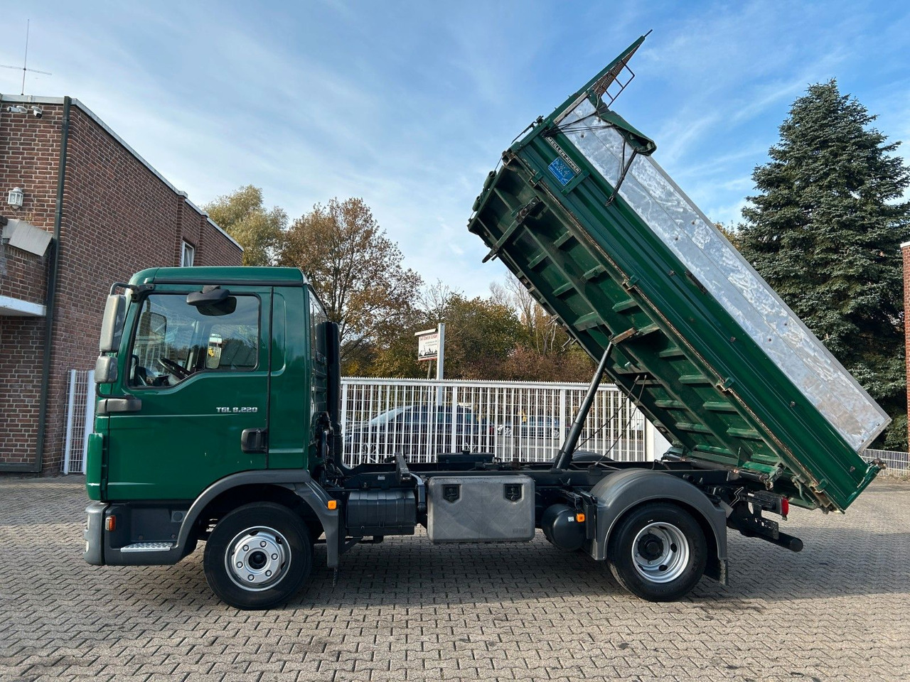 MAN 8.220 TGL MEILLER 3Skipper mit hohen Wänden - Tippbil: bilde 3 MAN 8.220 TGL MEILLER 3Skipper mit hohen Wänden - Tippbil: bilde 3