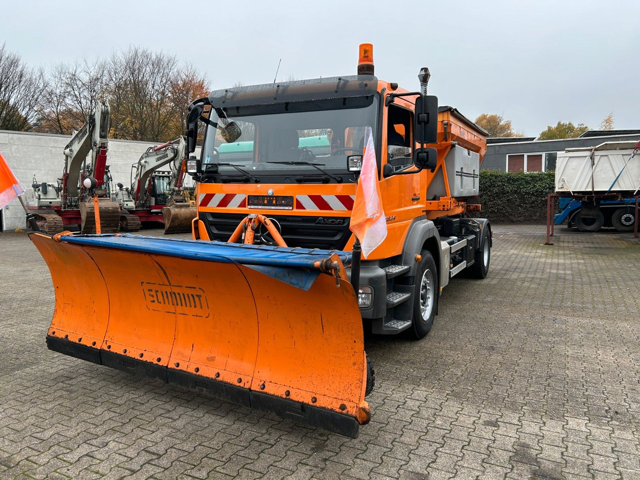 Mercedes-Benz 1824 Axor Abroller mit Schneeschild und Streuer - Krokbil: bilde 1 Mercedes-Benz 1824 Axor Abroller mit Schneeschild und Streuer - Krokbil: bilde 1