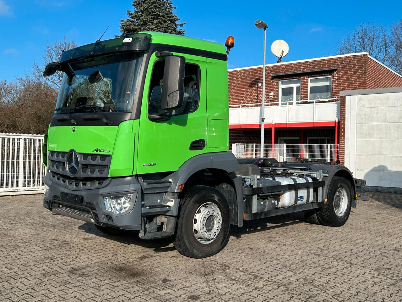 Mercedes-Benz 1835 Arocs Abroller 4x2 - Krokbil: bilde 1 Mercedes-Benz 1835 Arocs Abroller 4x2 - Krokbil: bilde 1
