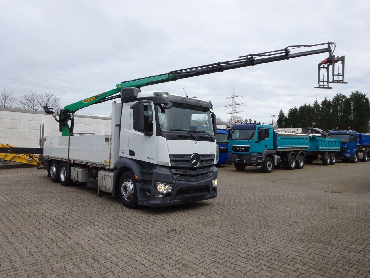 Mercedes-Benz 2543 Antos Baustoff +PK 26001 bis 20 m Auslage Mercedes-Benz 2543 Antos Baustoff +PK 26001 bis 20 m Auslage - Kranbil, Planbil: bilde 2 Mercedes-Benz 2543 Antos Baustoff +PK 26001 bis 20 m Auslage Mercedes-Benz 2543 Antos Baustoff +PK 26001 bis 20 m Auslage - Kranbil, Planbil: bilde 2