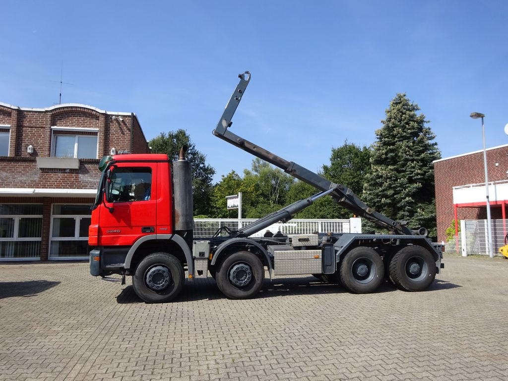 Mercedes-Benz 3246 Actros Abroller K45 8x4 Knickhacken Mercedes-Benz 3246 Actros Abroller K45 8x4 Knickhacken - Krokbil: bilde 1 Mercedes-Benz 3246 Actros Abroller K45 8x4 Knickhacken Mercedes-Benz 3246 Actros Abroller K45 8x4 Knickhacken - Krokbil: bilde 1