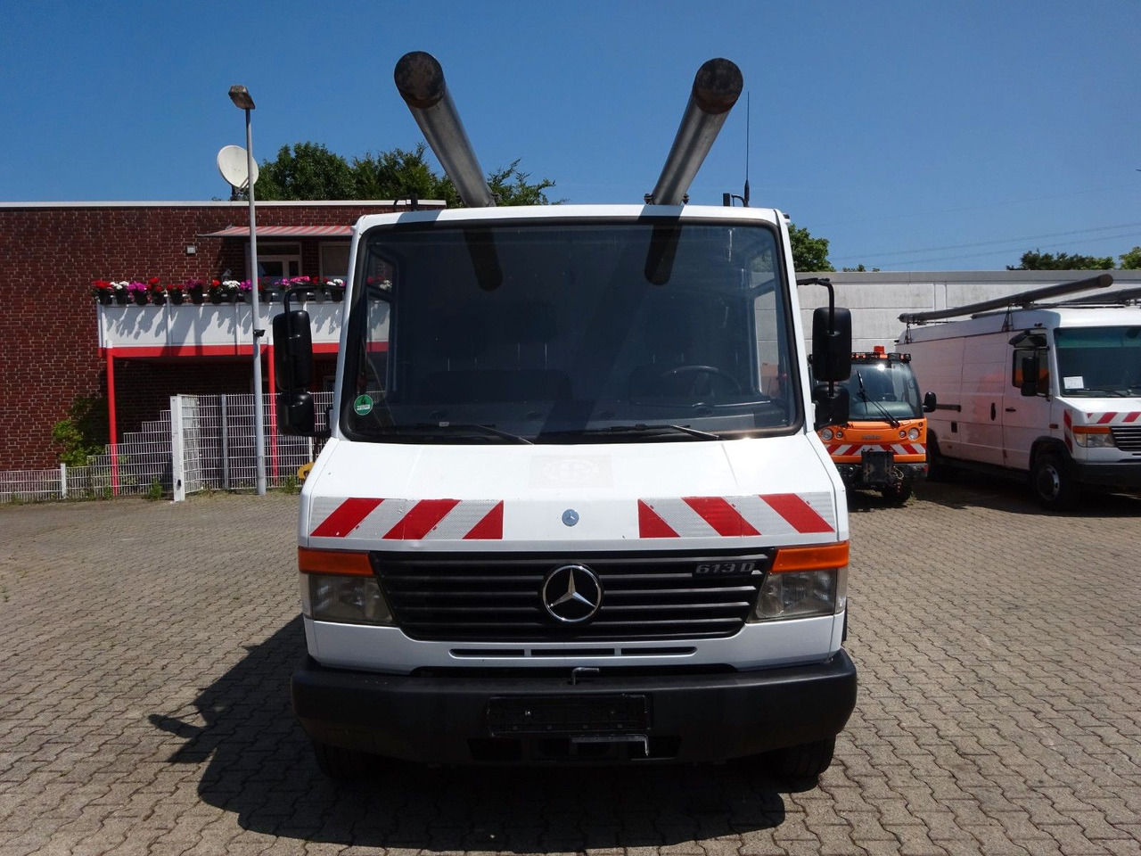 Mercedes-Benz 613D Vario Kasten 4x2 - Kassebil: bilde 4 Mercedes-Benz 613D Vario Kasten 4x2 - Kassebil: bilde 4