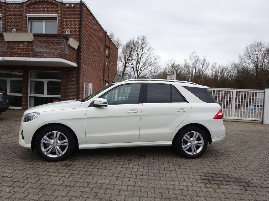 Mercedes-Benz ML 350 CDI BlueTec - SUV: bilde 2 Mercedes-Benz ML 350 CDI BlueTec - SUV: bilde 2