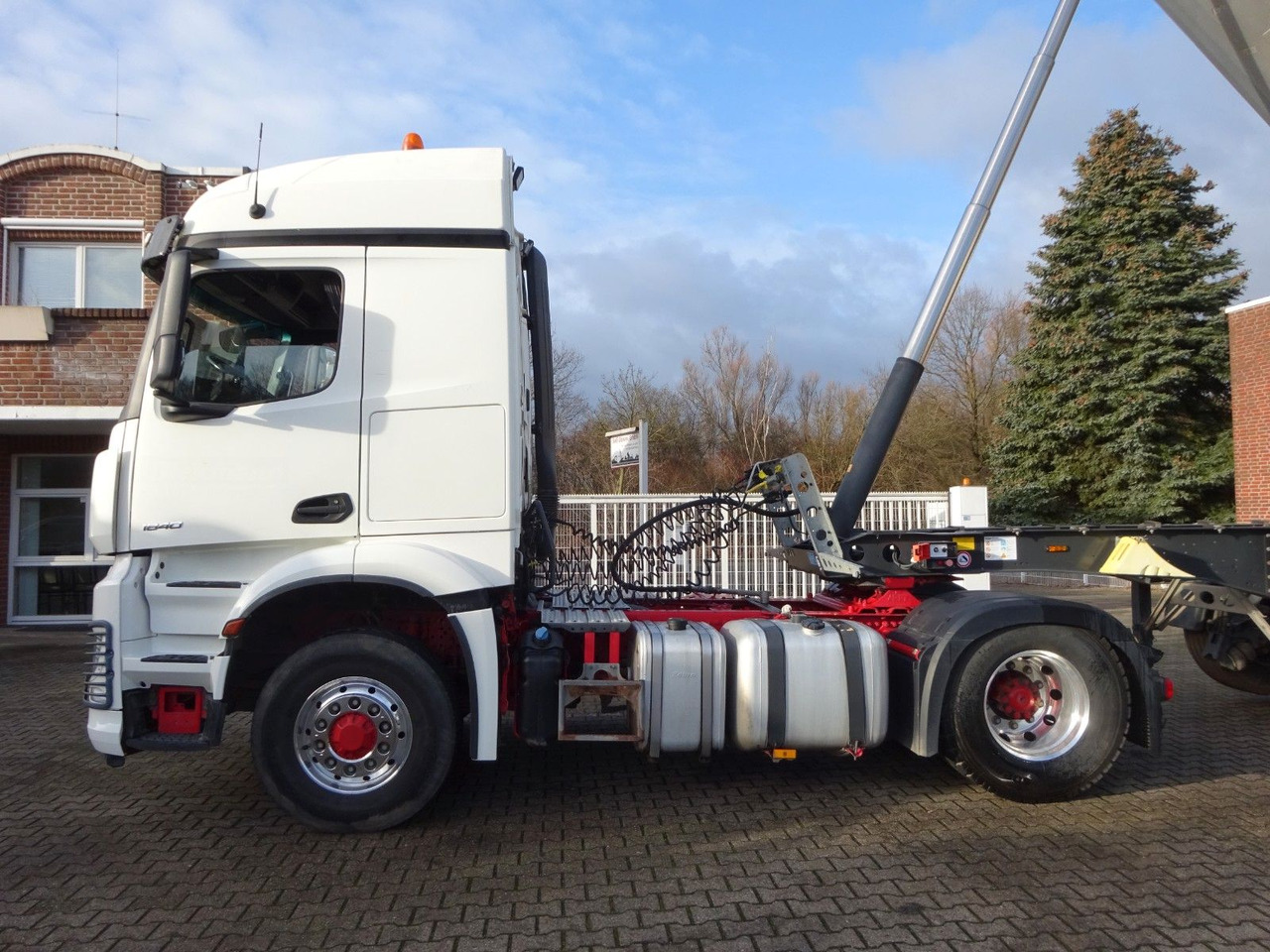 Mercedes-Benz 1840 Arocs HAD-4x4 Mercedes-Benz 1840 Arocs HAD-4x4 Allrad - Trekkvogn: bilde 5 Mercedes-Benz 1840 Arocs HAD-4x4 Mercedes-Benz 1840 Arocs HAD-4x4 Allrad - Trekkvogn: bilde 5