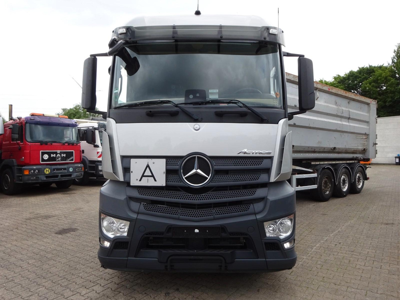 Mercedes-Benz 1845 Actros SZM mit Hydraulik Pumpe 4x2 - Trekkvogn: bilde 2 Mercedes-Benz 1845 Actros SZM mit Hydraulik Pumpe 4x2 - Trekkvogn: bilde 2
