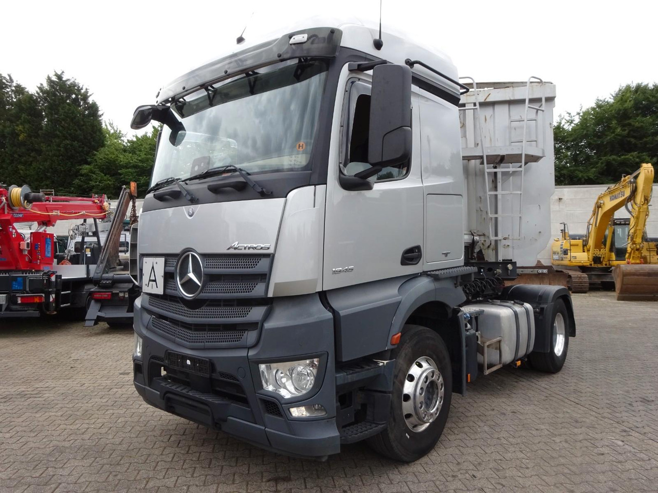 Mercedes-Benz 1845 Actros SZM mit Hydraulik Pumpe 4x2 - Trekkvogn: bilde 1 Mercedes-Benz 1845 Actros SZM mit Hydraulik Pumpe 4x2 - Trekkvogn: bilde 1