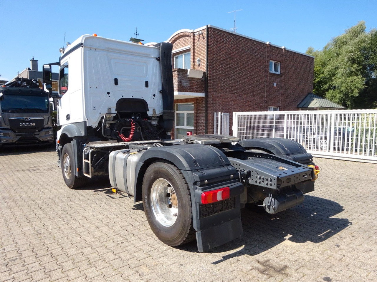 Mercedes-Benz 1846 Actros SZM HAD ALLRAD - Trekkvogn: bilde 4 Mercedes-Benz 1846 Actros SZM HAD ALLRAD - Trekkvogn: bilde 4