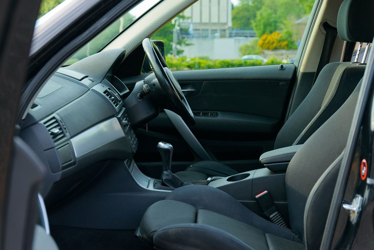 SUV BMW X3 2.0 Diesel 4x4 **RHD** *3 100 €: bilde 13 SUV BMW X3 2.0 Diesel 4x4 **RHD** *3 100 €: bilde 13