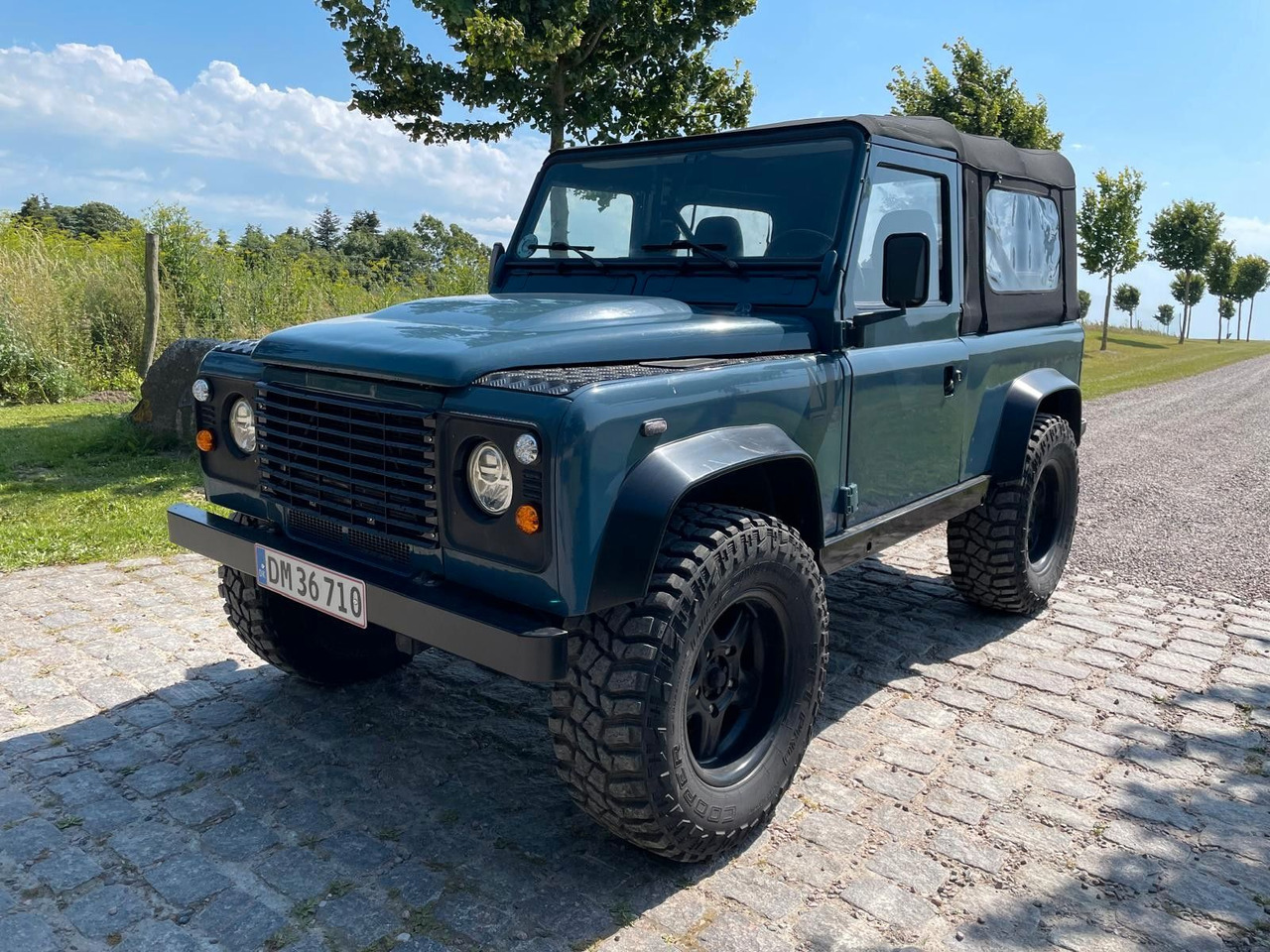 Land Rover LR Defender 90 Soft Top V8 Automatic 60000 brutt Land Rover LR Defender 90 SoftTop V8 Automatic - Pickup: bilde 1 Land Rover LR Defender 90 Soft Top V8 Automatic 60000 brutt Land Rover LR Defender 90 SoftTop V8 Automatic - Pickup: bilde 1
