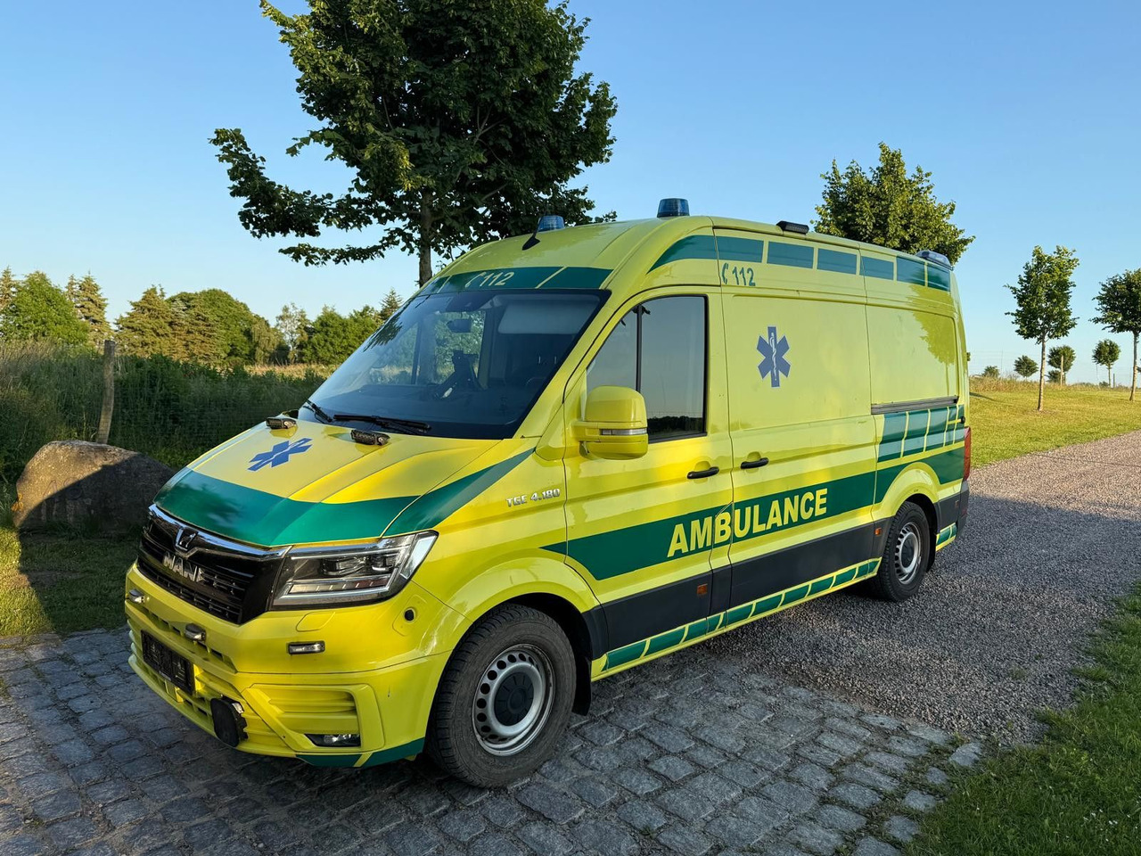 MAN TGE 4.180 Ambulance * 29 800 € netto *RESERVED - Ambulanse: bilde 2 MAN TGE 4.180 Ambulance * 29 800 € netto *RESERVED - Ambulanse: bilde 2