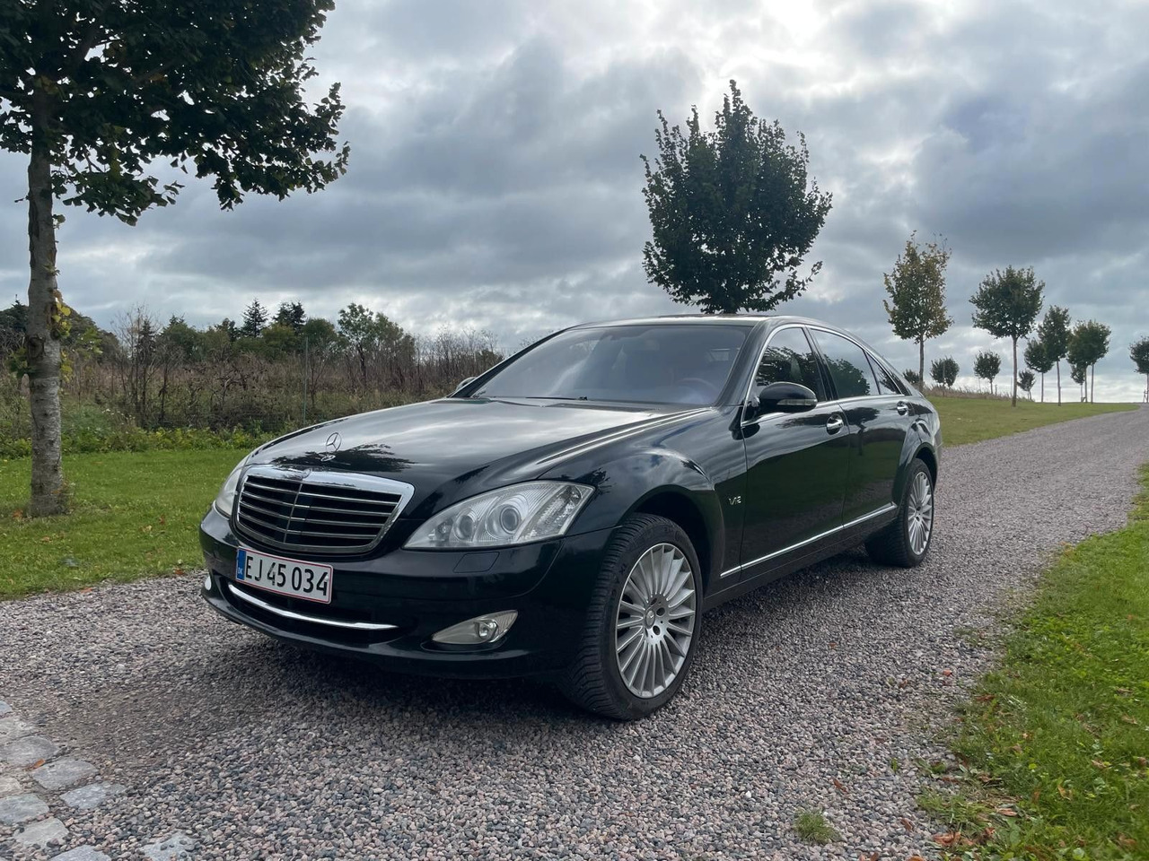 Mercedes-Benz S 600 S-Klasse Limousine - Stasjonsvogn: bilde 1 Mercedes-Benz S 600 S-Klasse Limousine - Stasjonsvogn: bilde 1