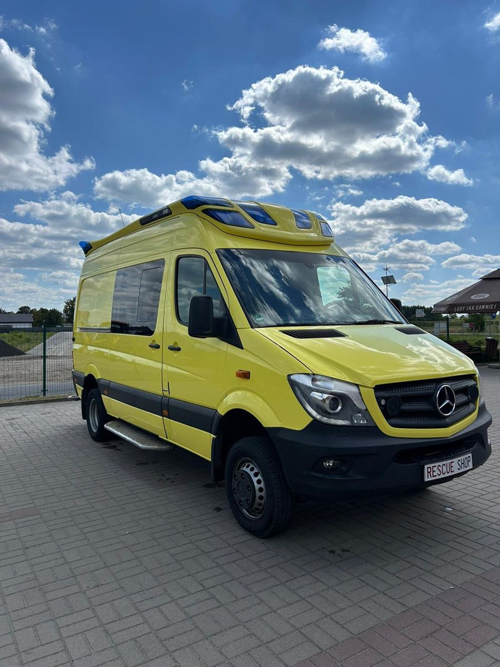 Mercedes-Benz Sprinter 519 CDI 4X4 **Ambulace** - Persontransport: bilde 1 Mercedes-Benz Sprinter 519 CDI 4X4 **Ambulace** - Persontransport: bilde 1