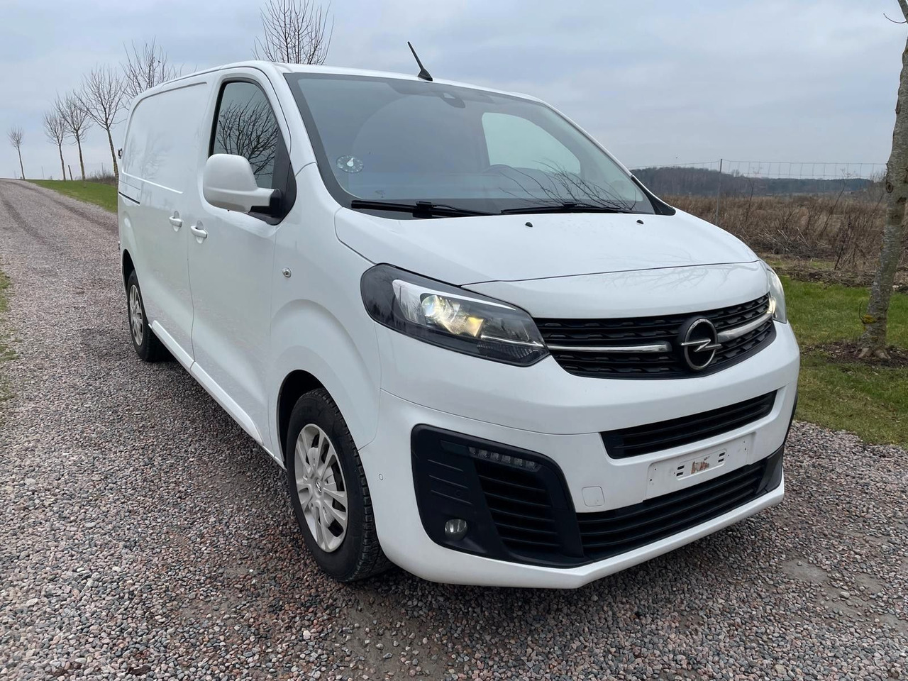Opel Vivaro Kasten Edition M L2 2.0 Opel Vivaro 2.0 CDTI Edition M L2 *9400€ netto - Små varebil: bilde 1 Opel Vivaro Kasten Edition M L2 2.0 Opel Vivaro 2.0 CDTI Edition M L2 *9400€ netto - Små varebil: bilde 1