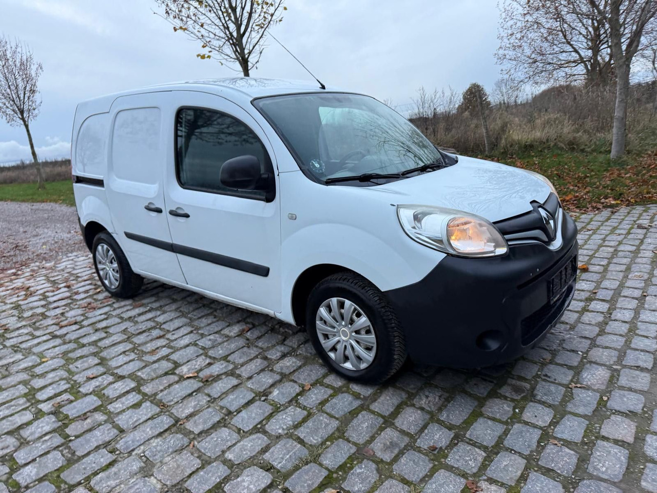 Renault Kangoo Rapid 1.5 dCi Basis *A/C - Små varebil: bilde 1 Renault Kangoo Rapid 1.5 dCi Basis *A/C - Små varebil: bilde 1