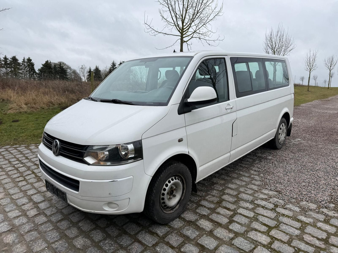 Volkswagen T5 Caravelle 2.0 TDI DSG Lang *7 Sitzplätze* - Persontransport: bilde 2 Volkswagen T5 Caravelle 2.0 TDI DSG Lang *7 Sitzplätze* - Persontransport: bilde 2