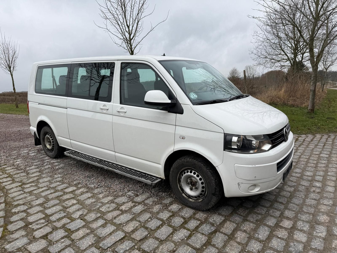 Volkswagen T5 Caravelle 2.0 TDI DSG Lang *7 Sitzplätze* - Persontransport: bilde 1 Volkswagen T5 Caravelle 2.0 TDI DSG Lang *7 Sitzplätze* - Persontransport: bilde 1