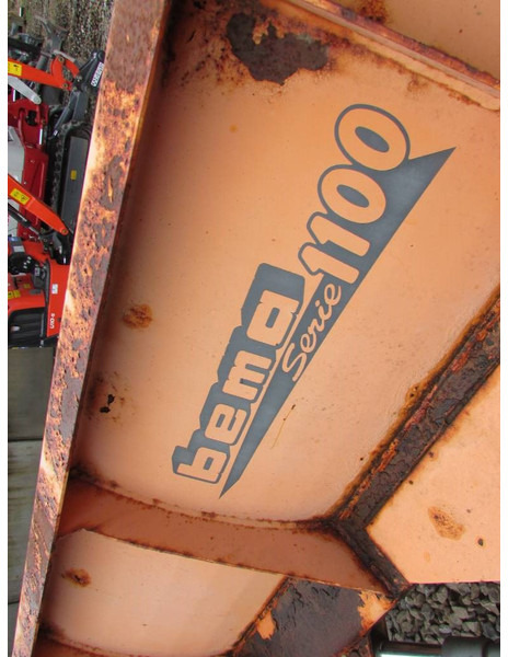 Kramer 750 mit Schild und Streuer Winterdienst 20.500 EUR - Hjullaster: bilde 4 Kramer 750 mit Schild und Streuer Winterdienst 20.500 EUR - Hjullaster: bilde 4