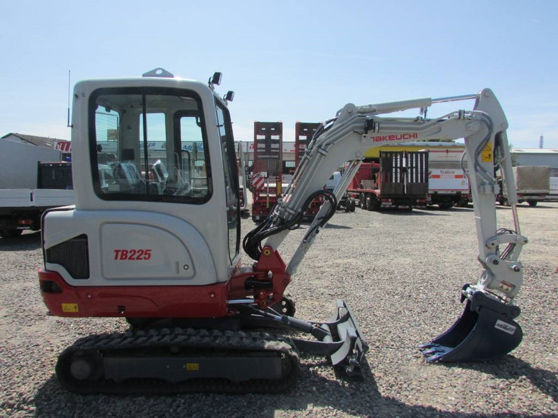 Takeuchi TB 225 Minibagger 42.500 EUR - Minigraver: bilde 5 Takeuchi TB 225 Minibagger 42.500 EUR - Minigraver: bilde 5