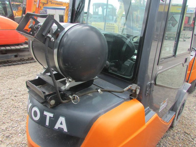 Toyota 02-8 FGF 25 Tonero 25 Gas Stapler 7.500 EUR - Gasstruck: bilde 5 Toyota 02-8 FGF 25 Tonero 25 Gas Stapler 7.500 EUR - Gasstruck: bilde 5